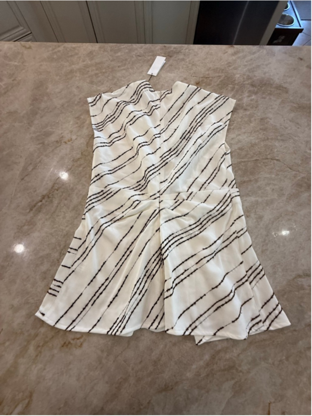 Proenza Schouler NWT Blouse Size 8 White Brown Striped, pleats, twist, cap slee